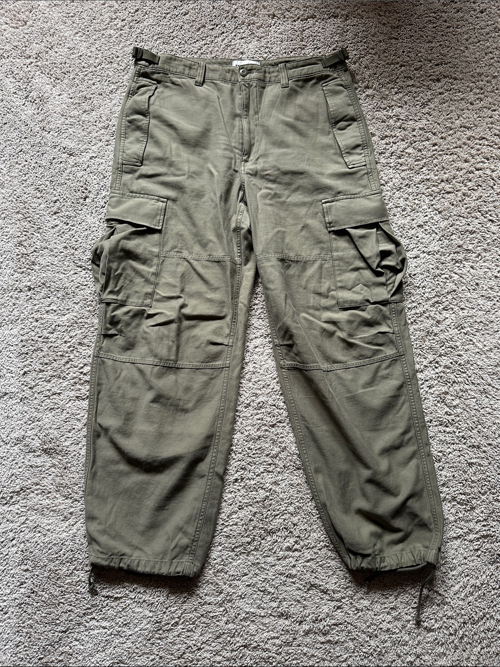 Aritzia Green Cargo pants size 12
